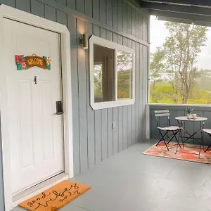 Hibiscus Hale, Full Kitchen, King Bed, Parking Keaau